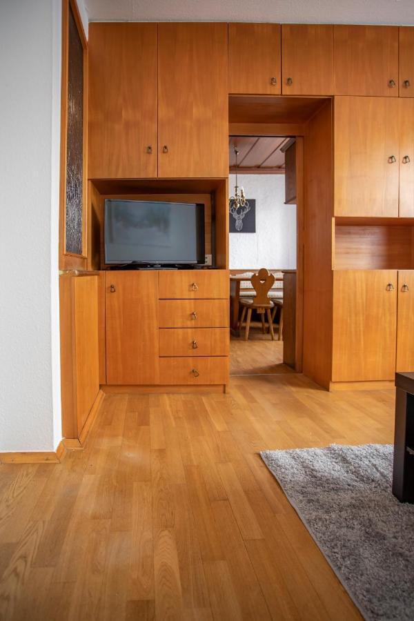 Traditional Old Town Apartment Hall in Tirol Exterior photo